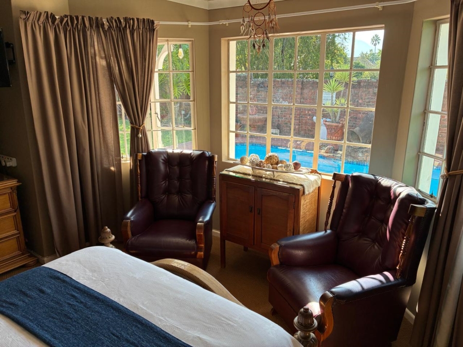 7 Bedroom Property for Sale in Heather Park Western Cape